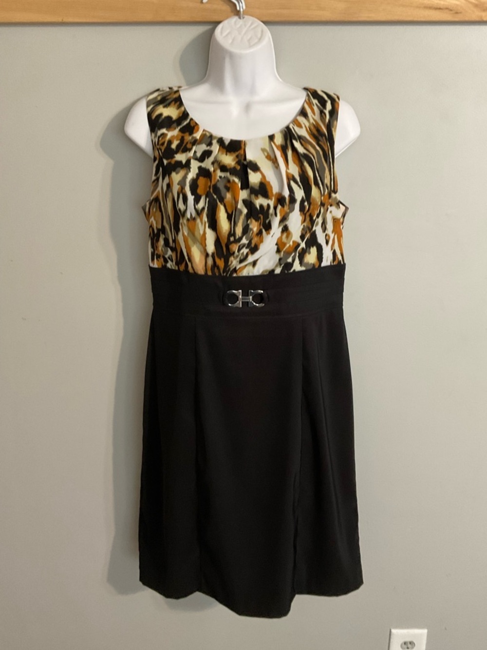 Dressbarn Sleeveless Animal-Print Bodice Midi Sheath Dress Size 10